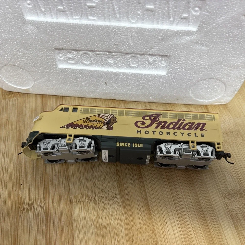 Hawthorne Village Indian Motorcycle Express Diesel Locomotive Train Car HO NEW